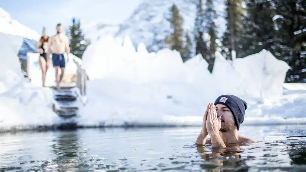 Stages - Maison Akasha Yoga Bain froid en hiver dans une rivière enneigée